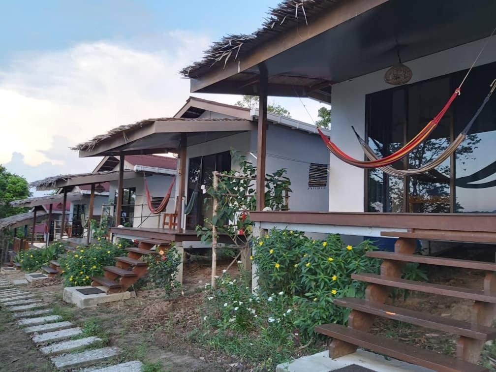 Kota Belud Bigfin Beach Resort מראה חיצוני תמונה